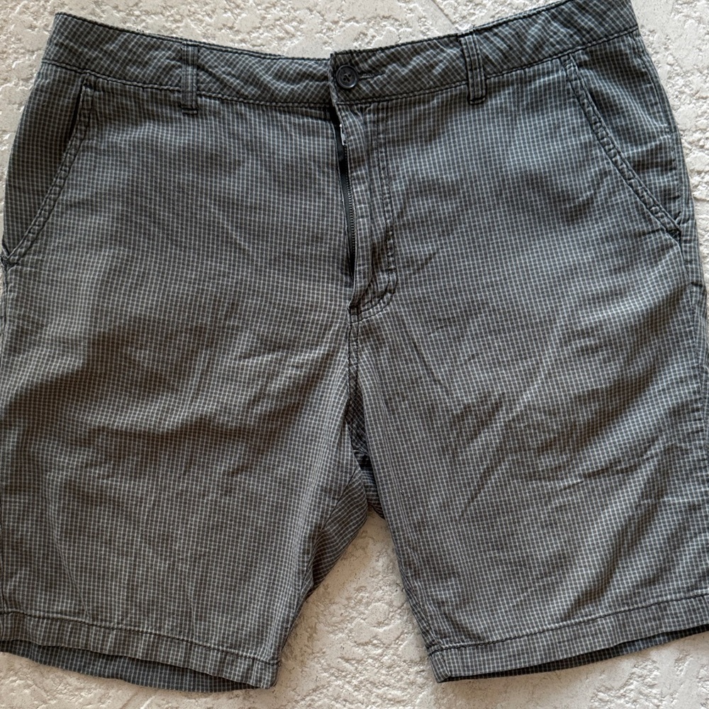 Adam Levine Collection Men's Black and White Patterned Shorts